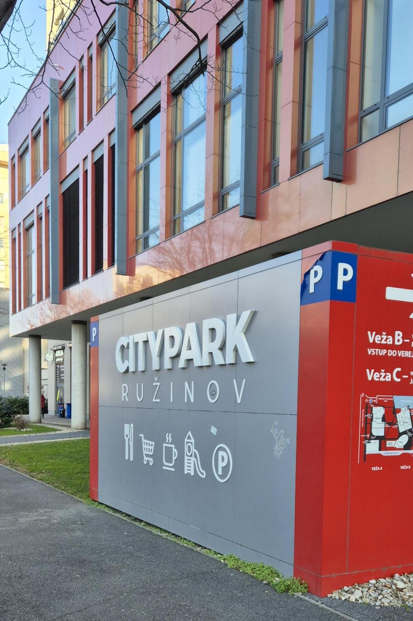 Premium Loft ǀ 2-bedrooms, Ac, 85 Sqm, Free Parking * Bratislava